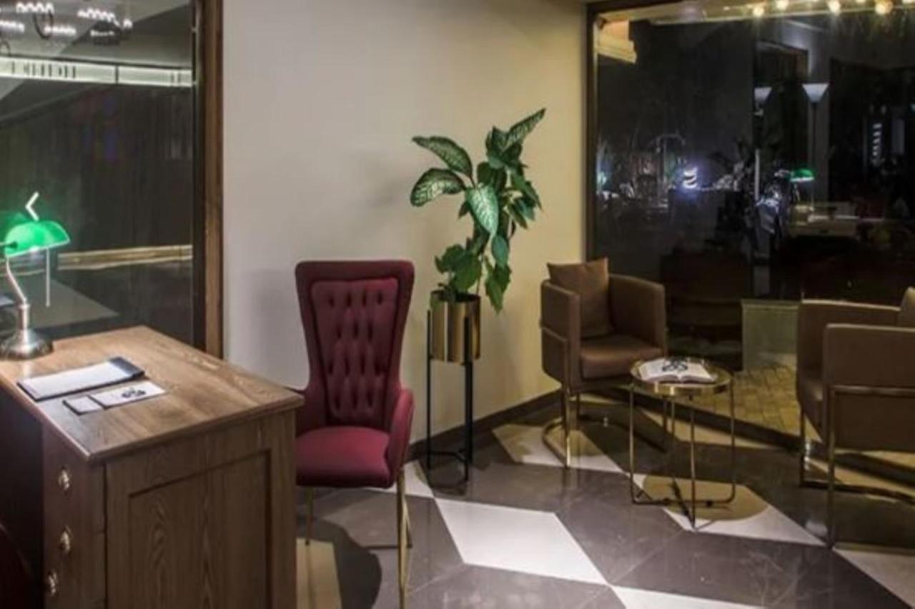 T24 Retro Hotel Bombay Eksteriør billede