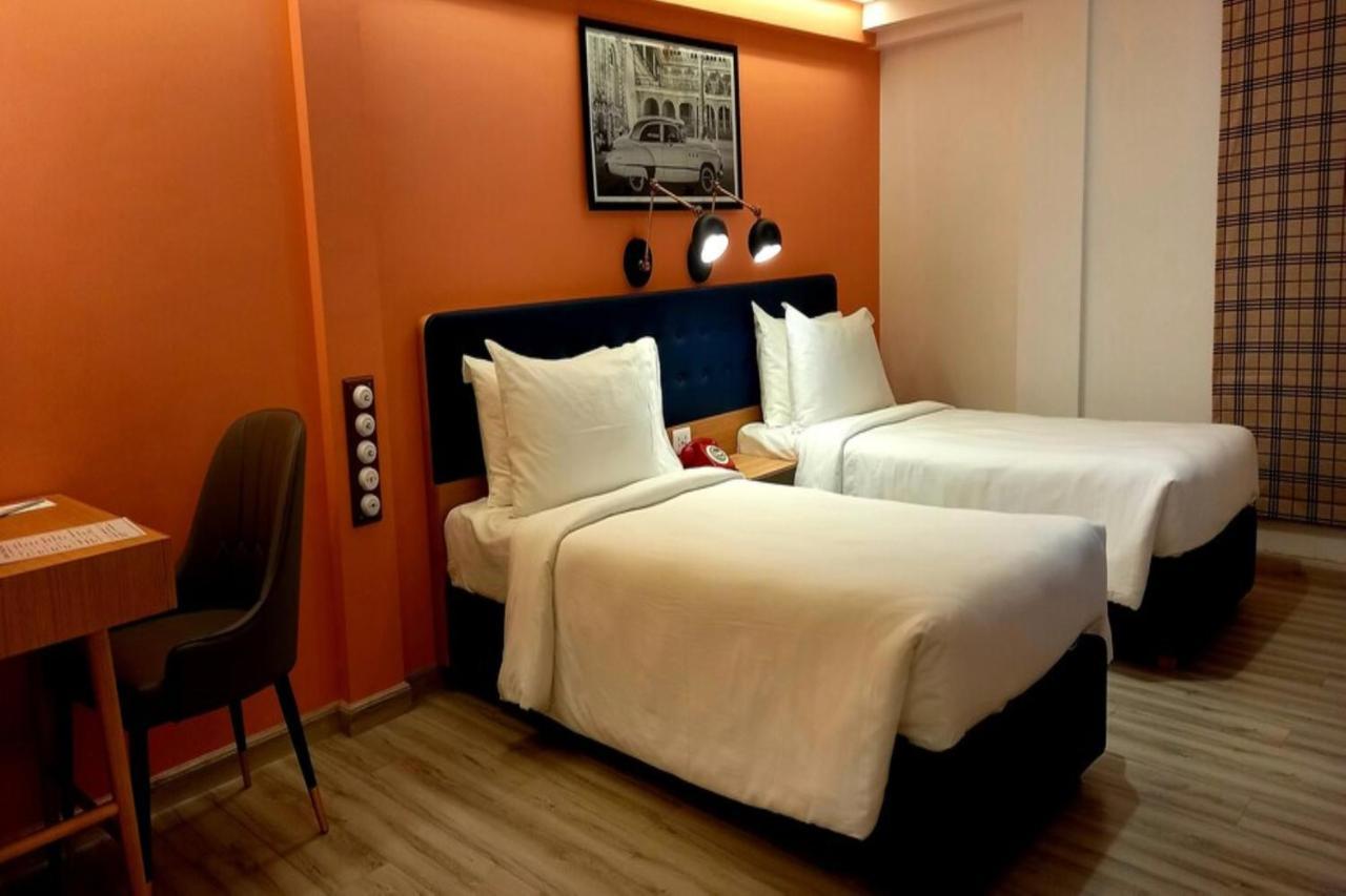 T24 Retro Hotel Bombay Eksteriør billede