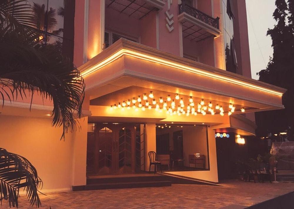 T24 Retro Hotel Bombay Eksteriør billede