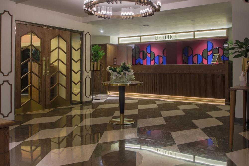 T24 Retro Hotel Bombay Eksteriør billede