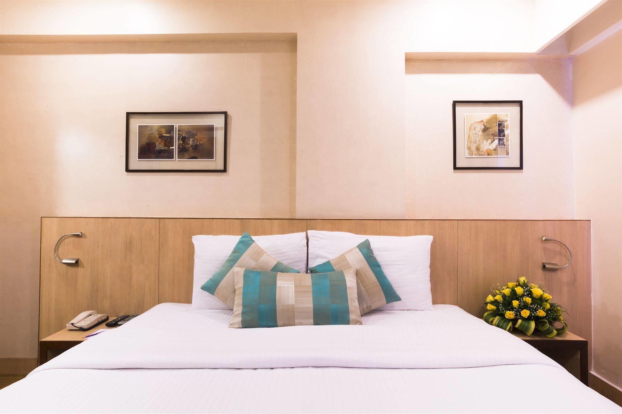 T24 Retro Hotel Bombay Eksteriør billede