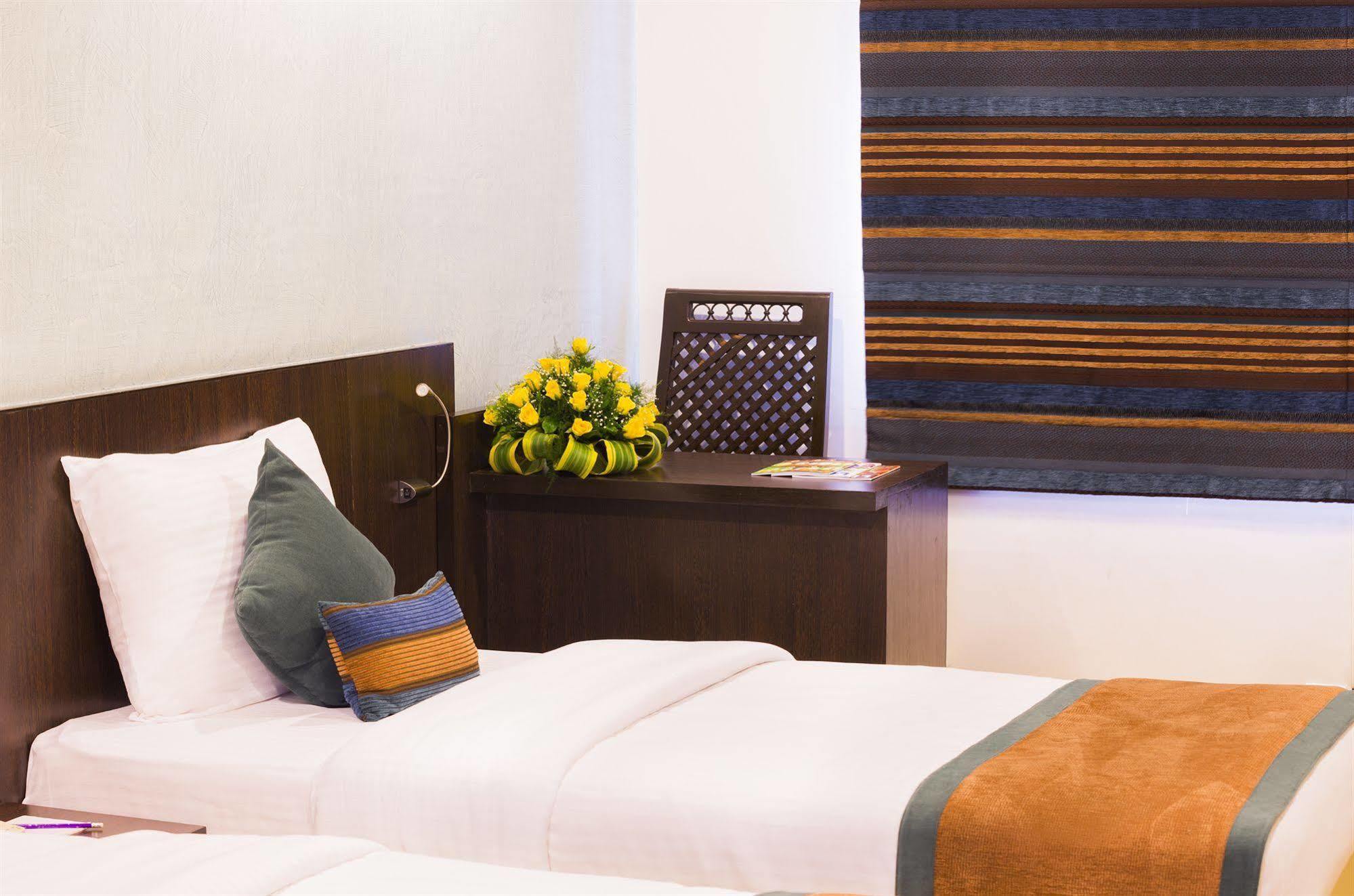 T24 Retro Hotel Bombay Eksteriør billede